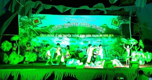 Trường mầm non Ánh Sao tham gia liên hoan văn nghệ chào mừng Lễ hội truyền thống Đình chùa Thanh Am.